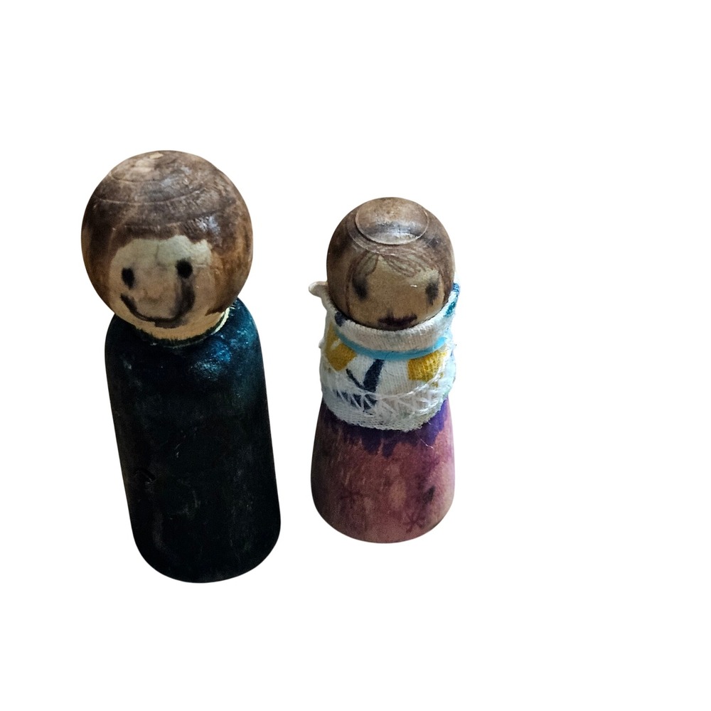 Lot of 2 Vintage Handmade Wooden Peg Dolls Folk Art Hand Painted Figures Retro